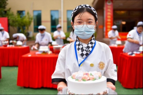 初高中生想学西点烘焙,如何选择适合自己的专业?